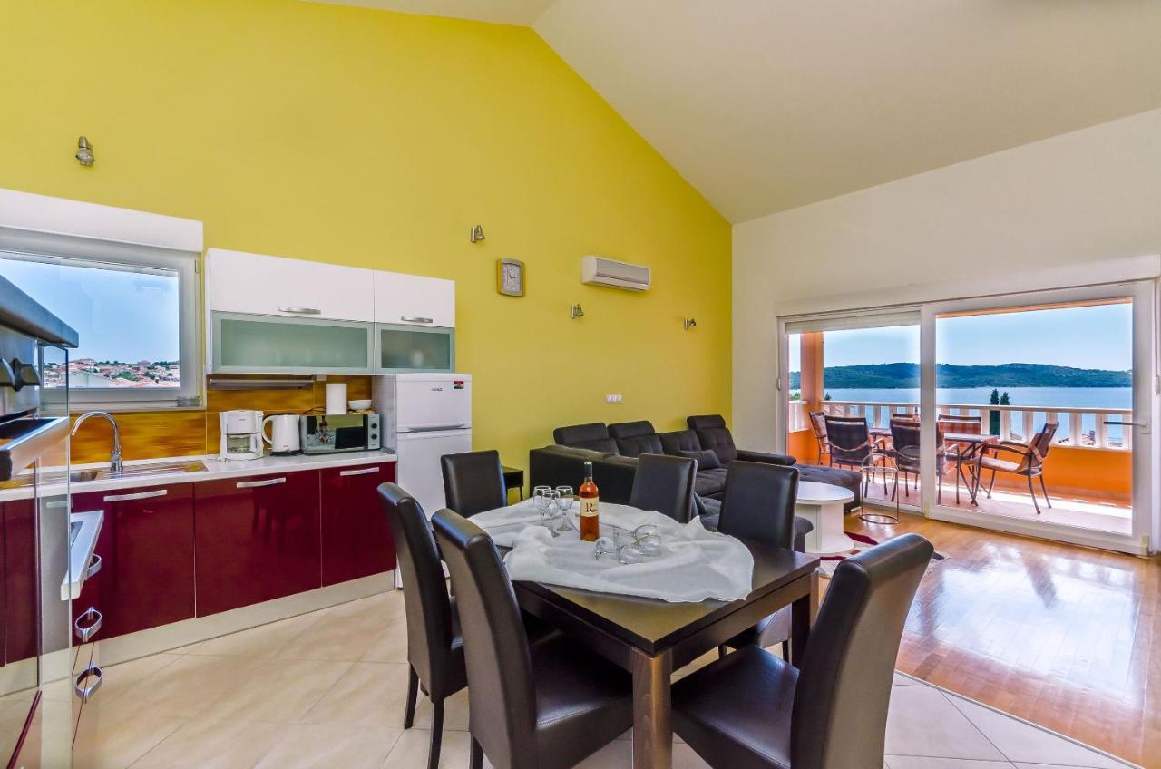 Apartments Melita Трогір Екстер'єр фото