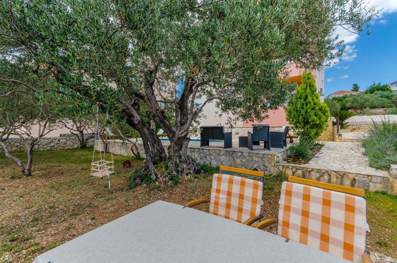 Apartments Melita Трогір Екстер'єр фото