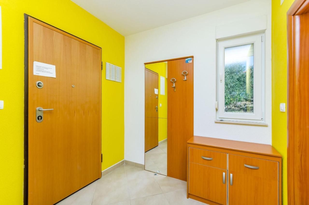 Apartments Melita Трогір Екстер'єр фото